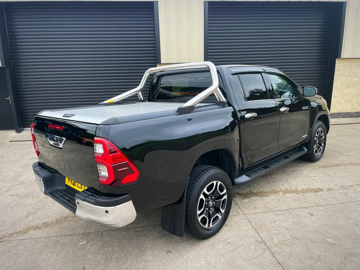 2021 TOYOTA HILUX 2.4 D4D INVINCIBLE AUTO - Image 4