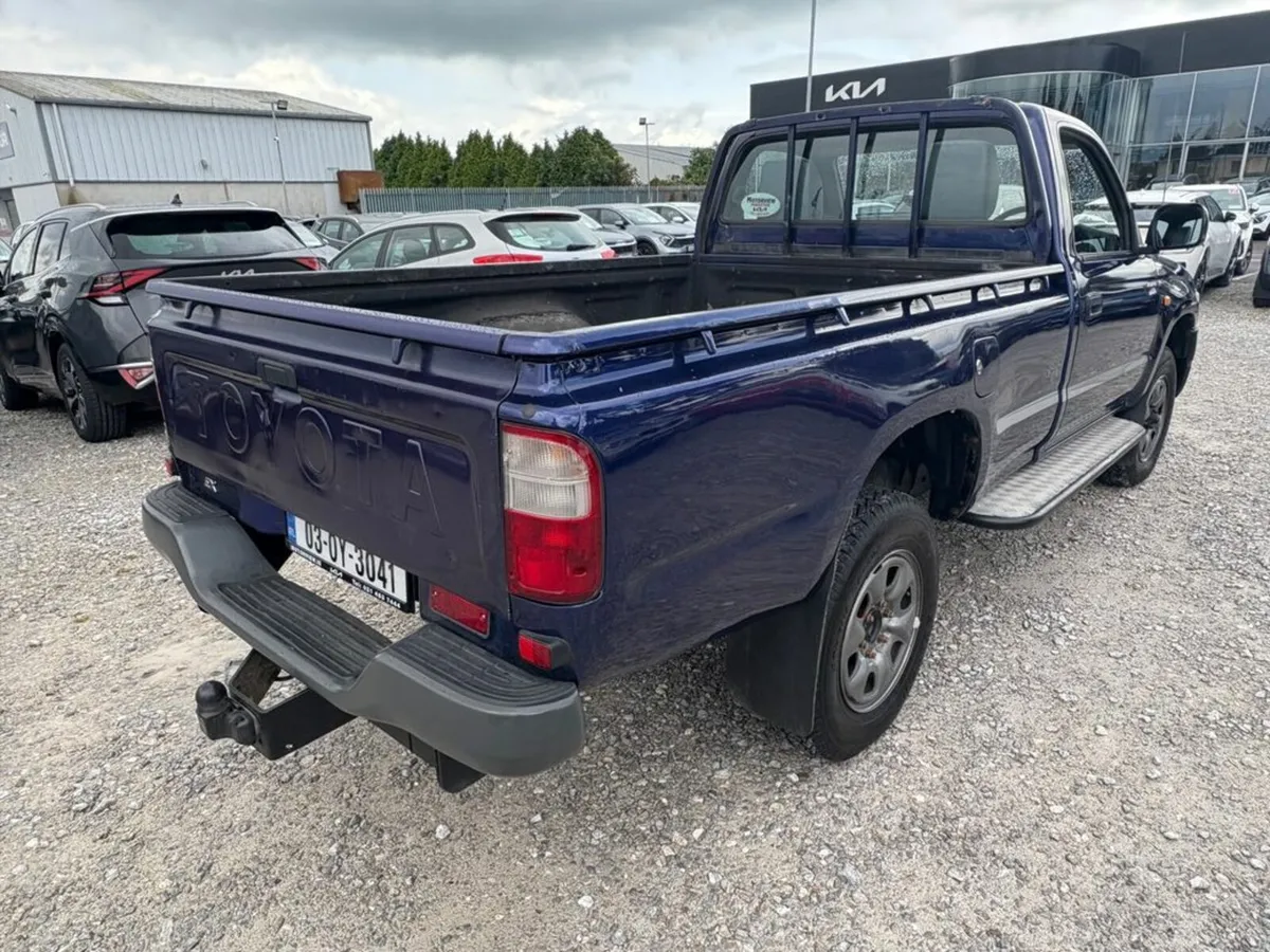 Toyota 4Runner 2.5 - Image 4