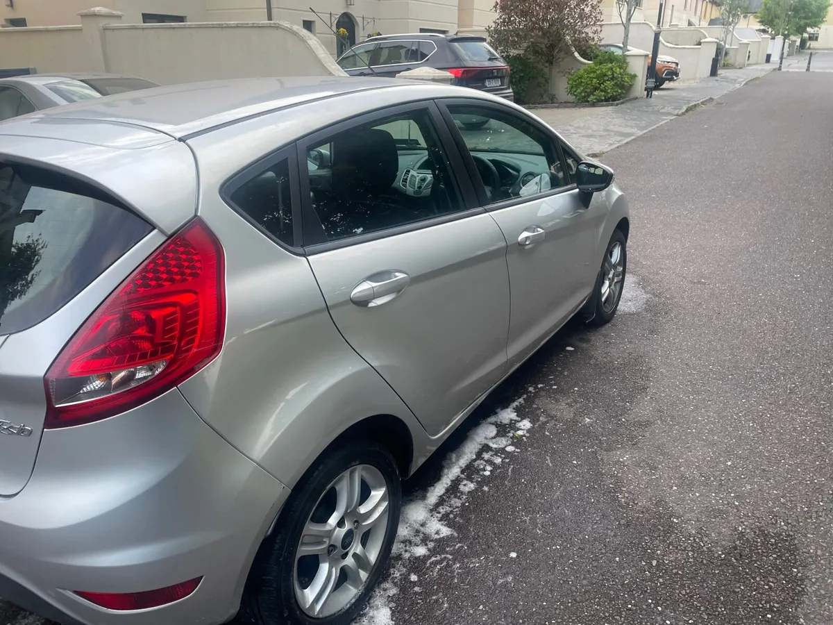 Ford Fiesta 2010 - Image 3