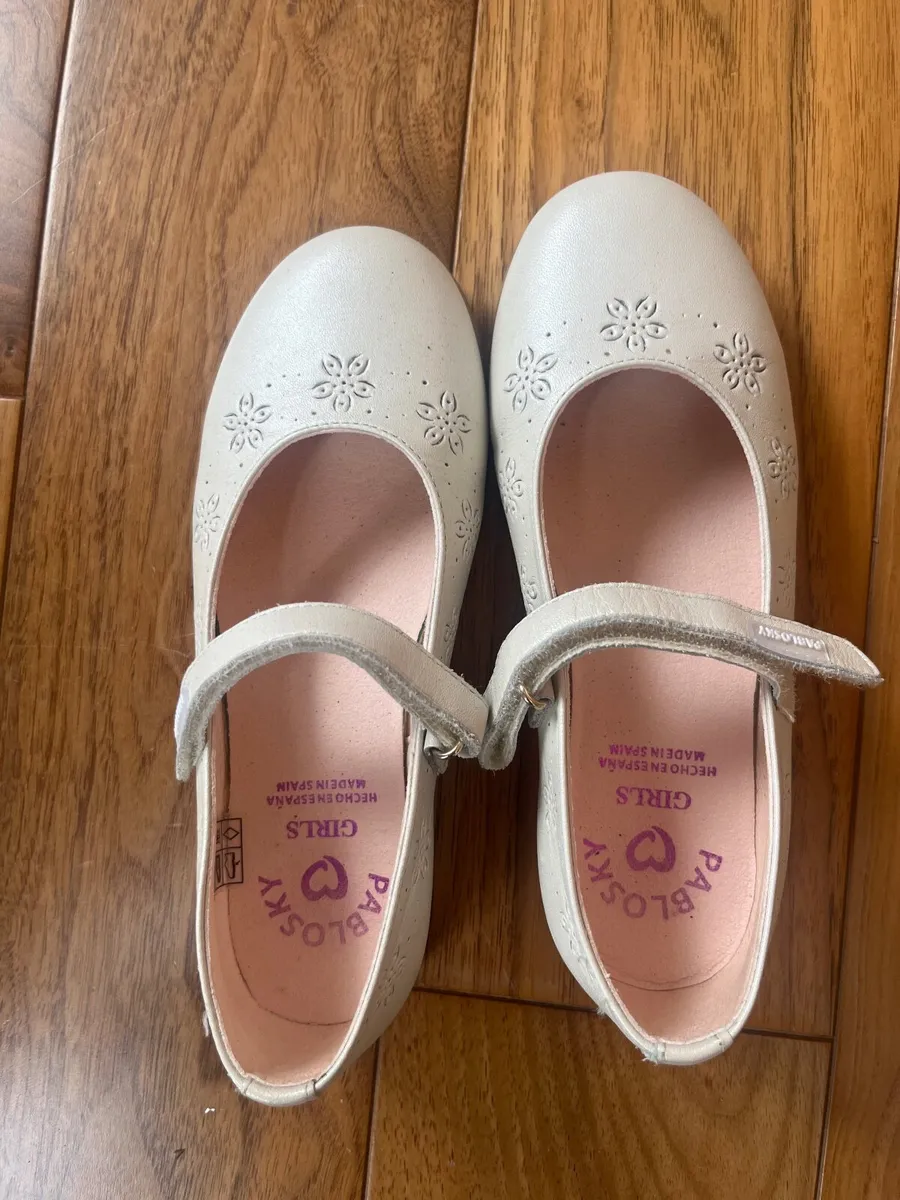 Kids shoes - Image 1