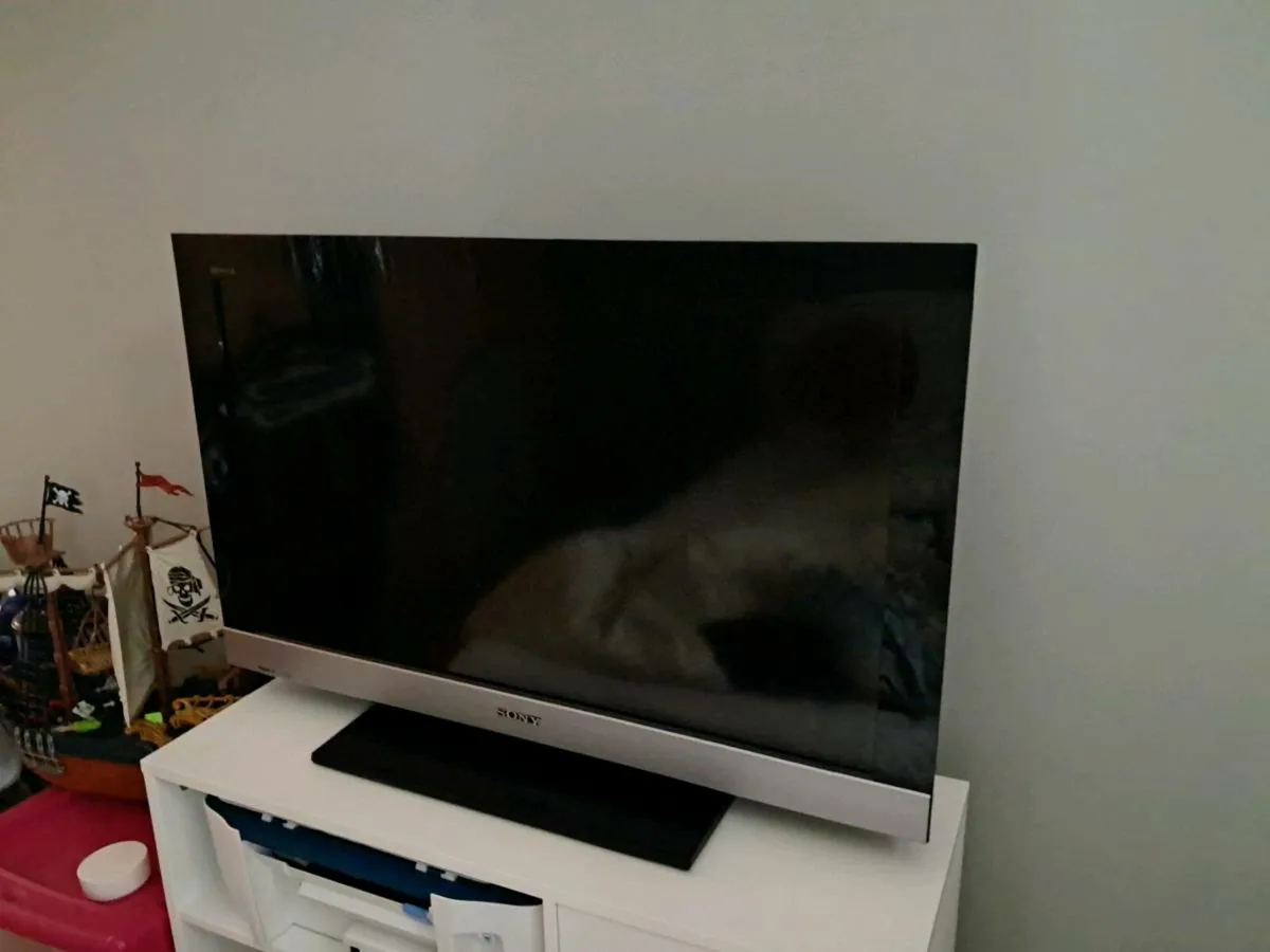 32" Sony Bravia Television - Image 1
