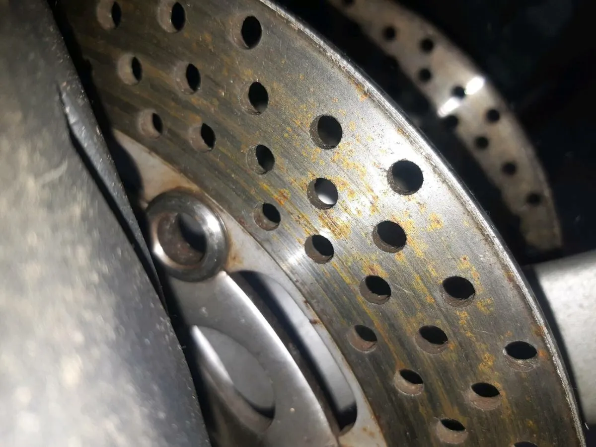 SUZUKI GSX750 F 1990 WHEELS & NEARLY NEW TYRES - Image 2