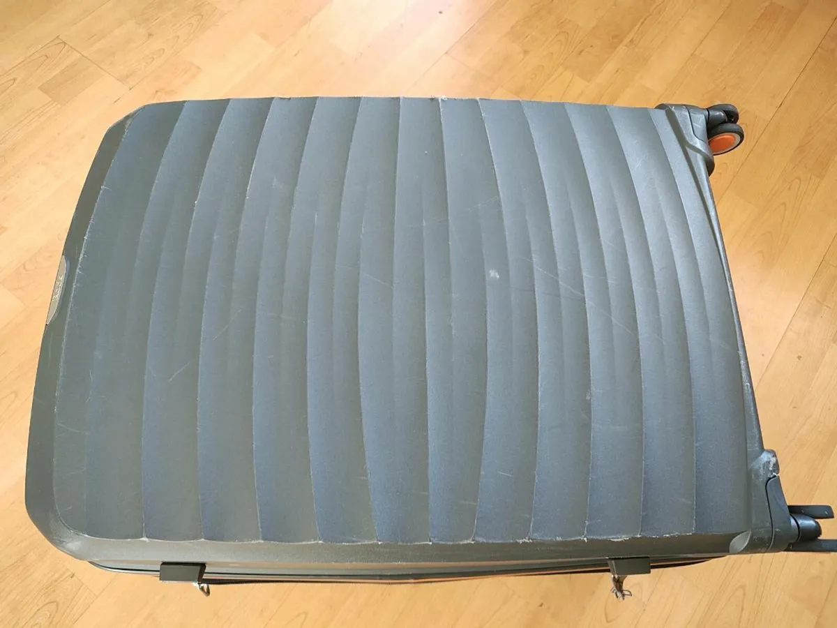 Rock Sunwave 8 Wheel Hard Panel Suitcase - Image 1