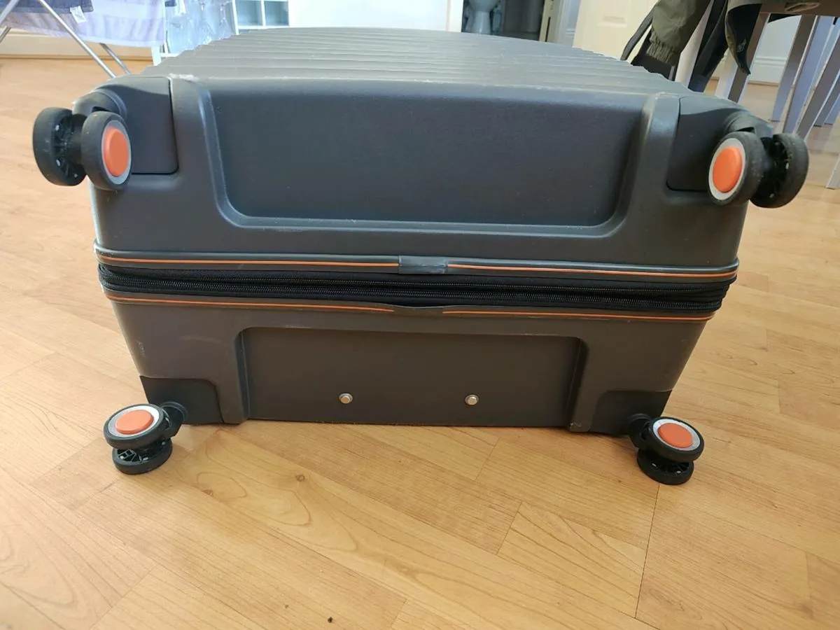 Rock Sunwave 8 Wheel Hard Panel Suitcase - Image 4
