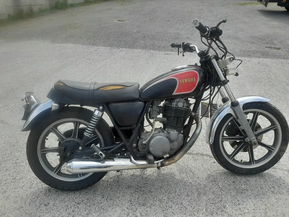 1982  Yamaha SR400  ideal project - Image 1