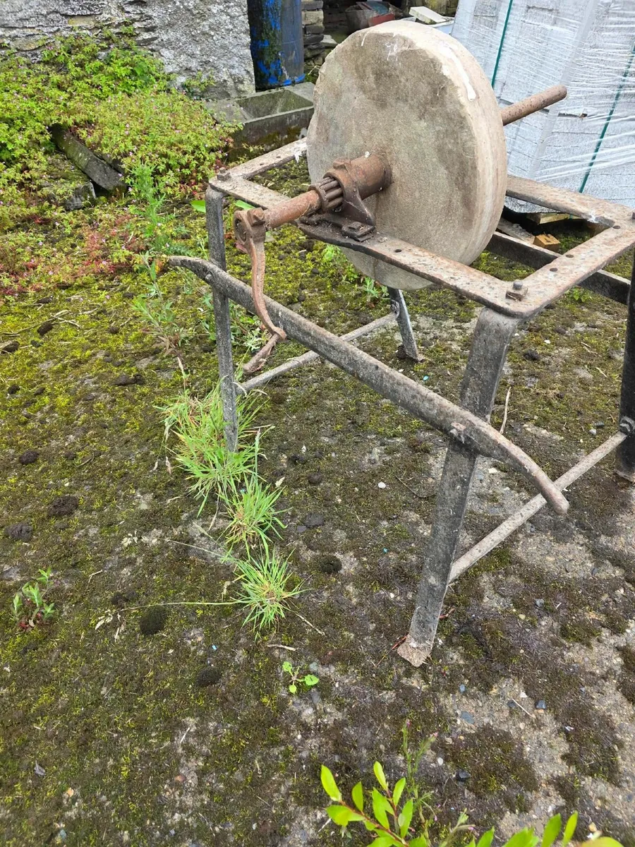 Antique farm machinery - Image 4