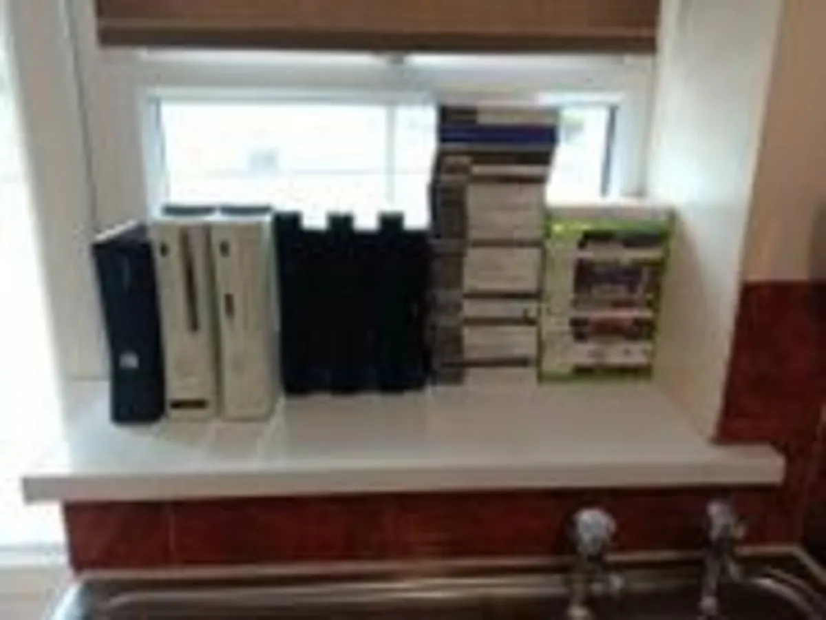 consoles bundle and phone - Image 2