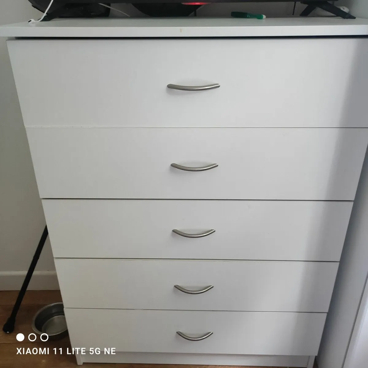 Wardrobe and set of drawers - Image 1