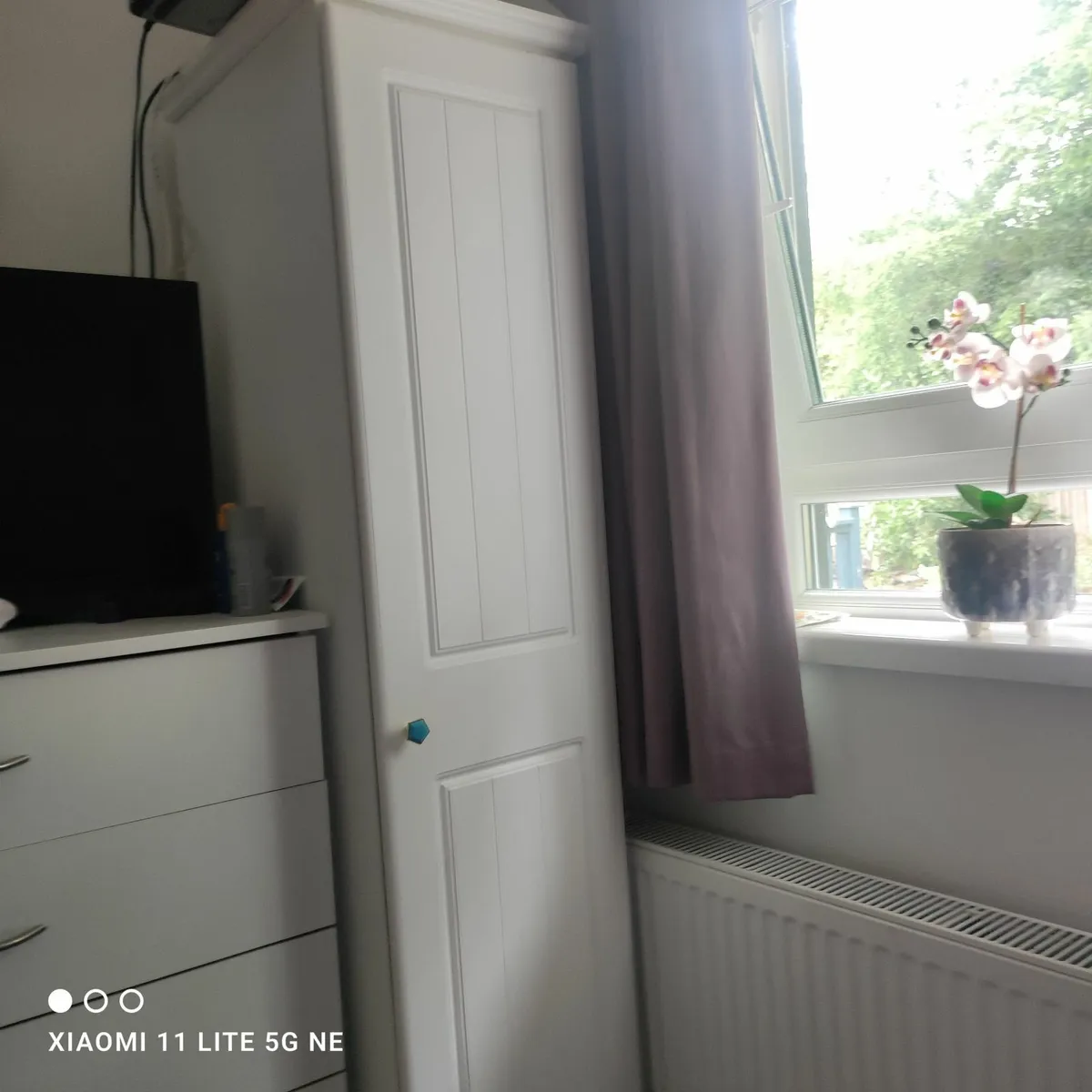 Wardrobe and set of drawers - Image 2