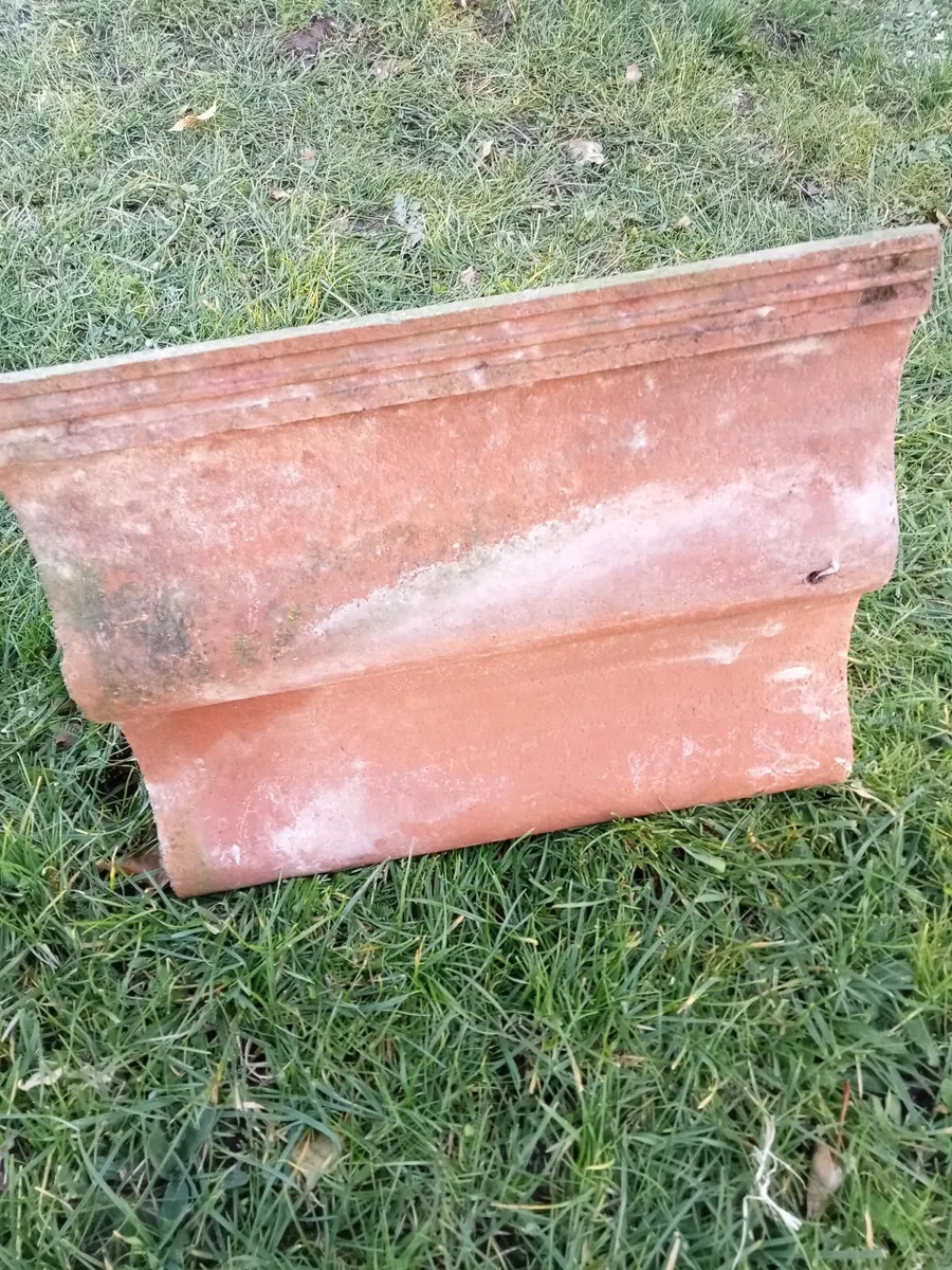 Red brick - Image 1