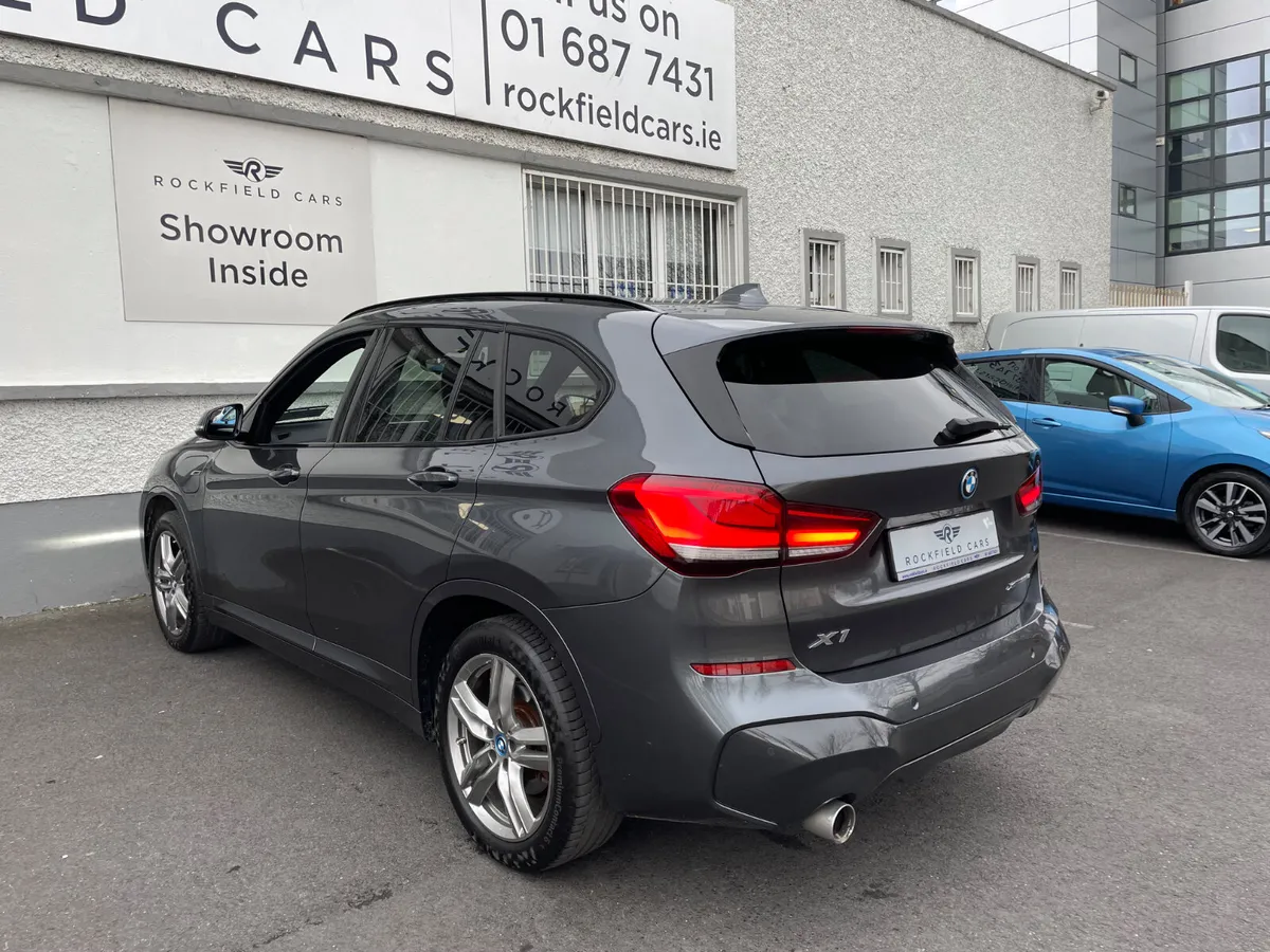 XDRIVE25E M SPORT AUTO - HEATED LEATHER - LOW TAX - Image 4