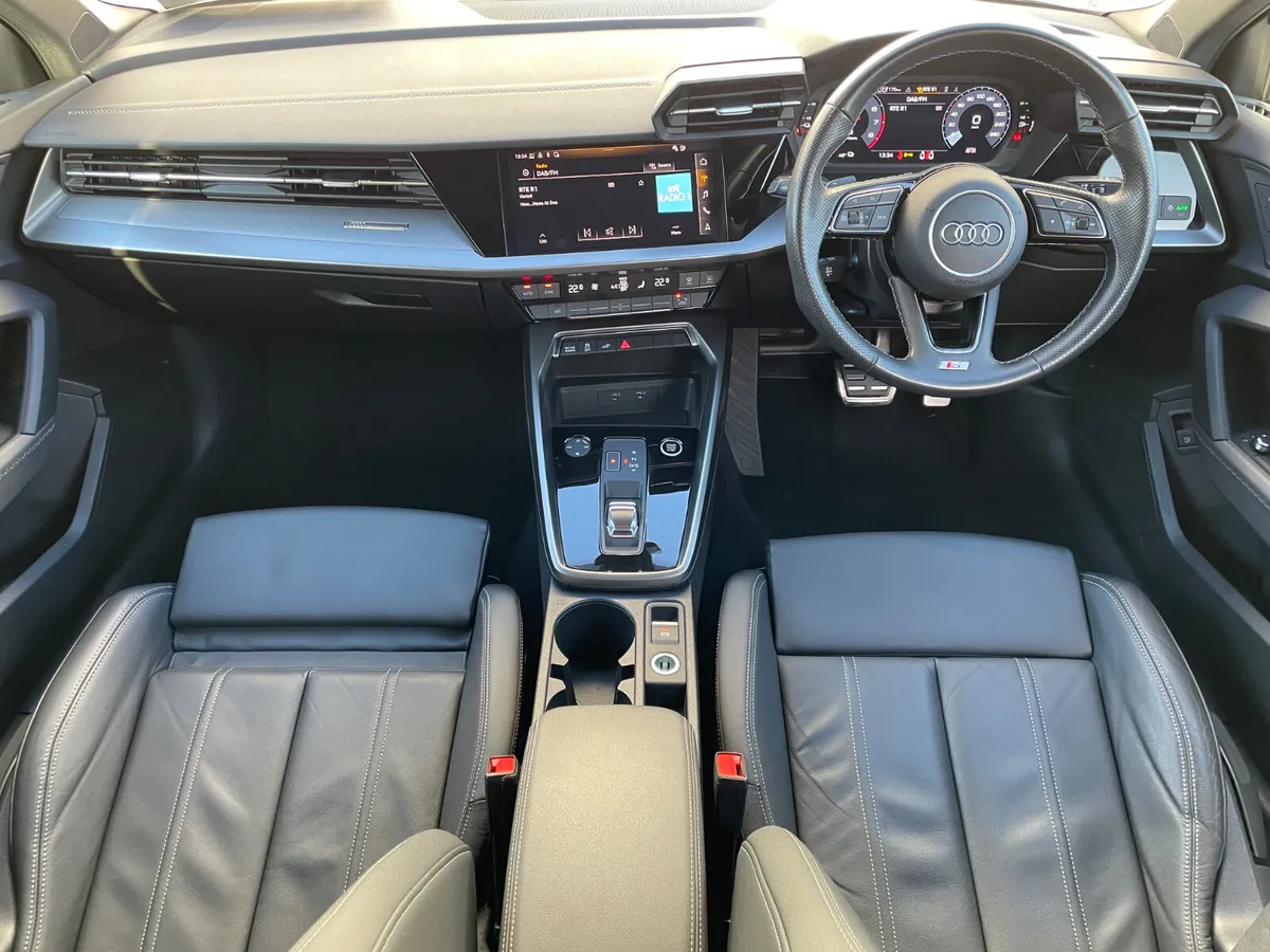 Audi A3 2022 S LiNE TFSI E/ BLACK PACK - Image 3