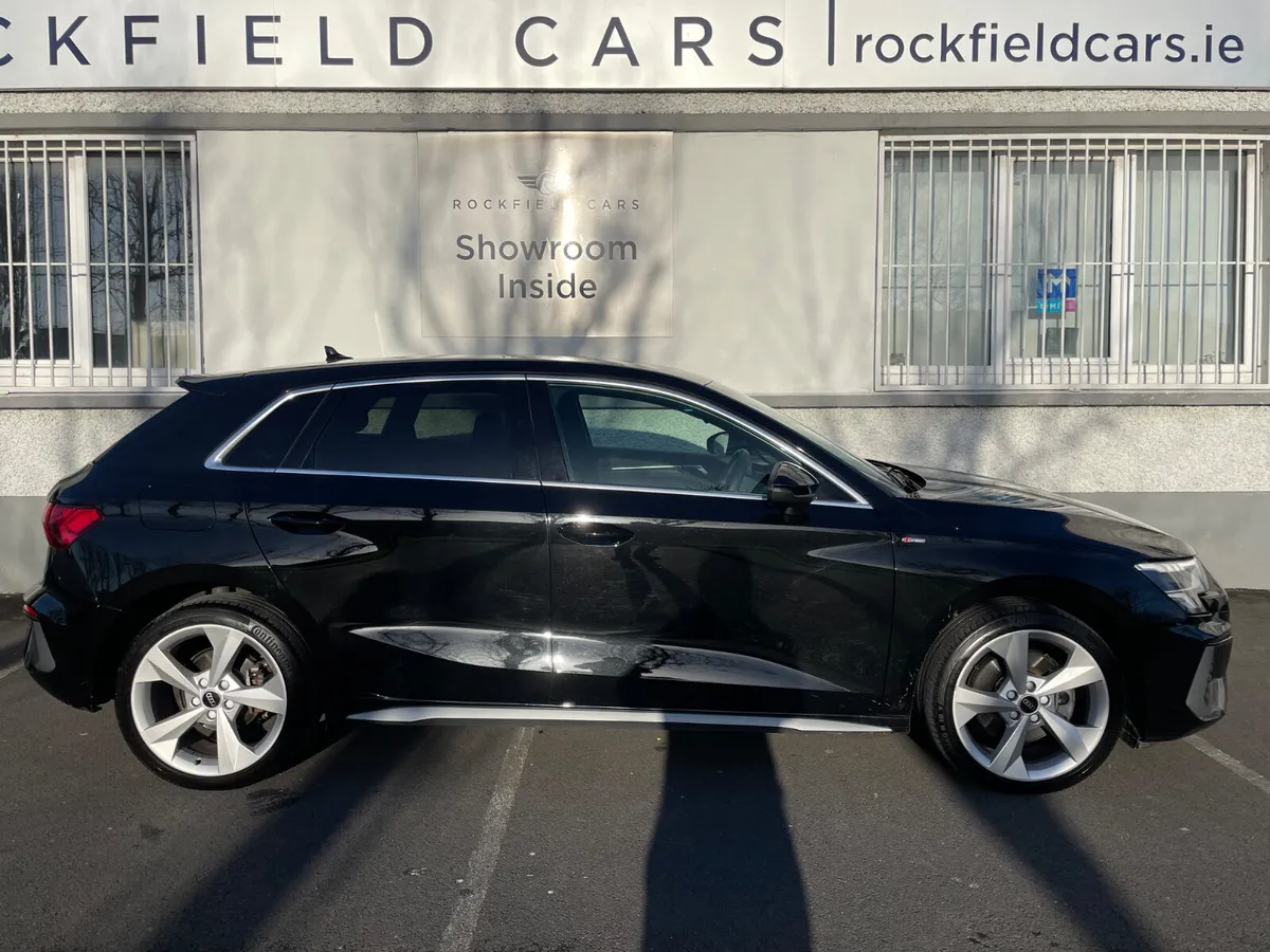 Audi A3 2022 S LiNE TFSI E/ BLACK PACK - Image 4