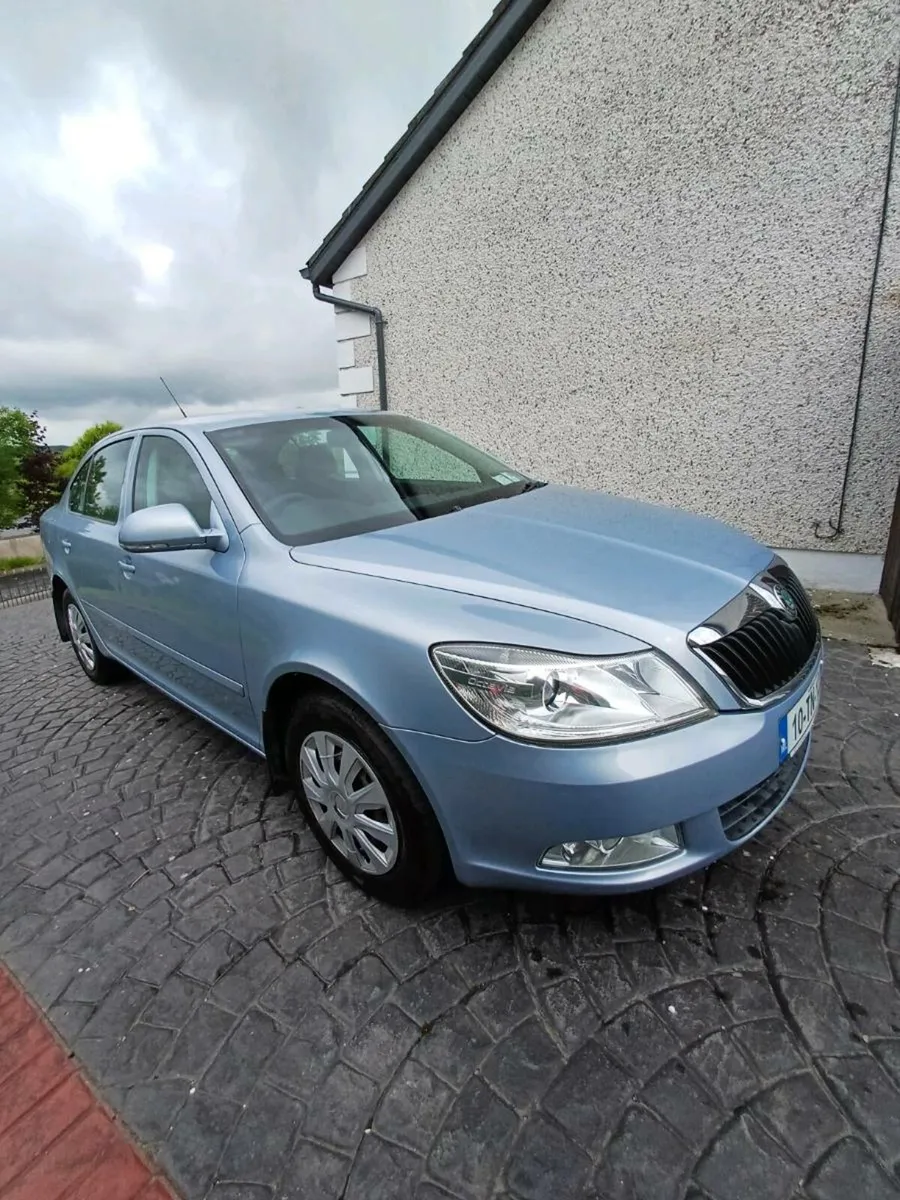 Car - Image 2