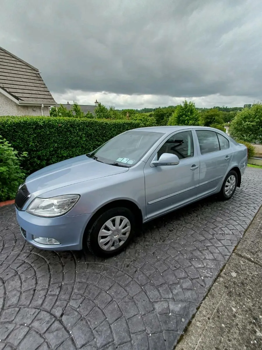 Car - Image 4