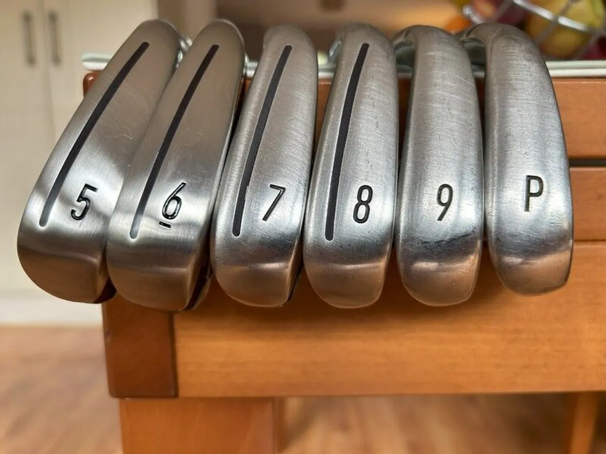 Taylormade Stealth Irons 5-PW - Image 1