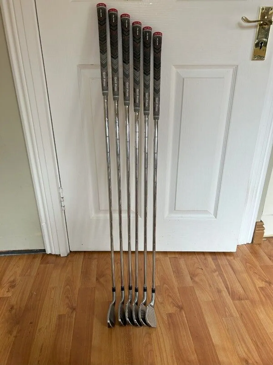 Taylormade Stealth Irons 5-PW - Image 2