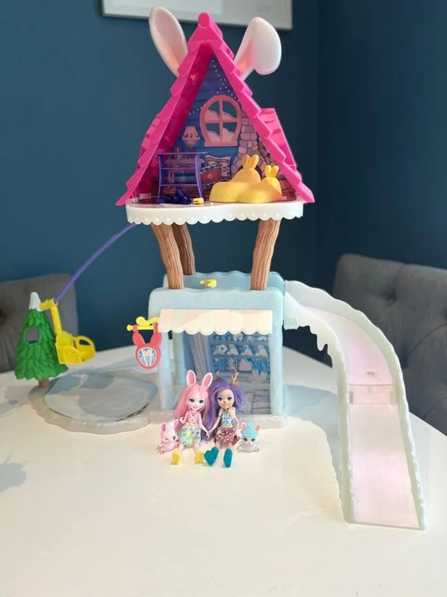 Toy - Enchantimals Ski Chalet and characters - Image 1