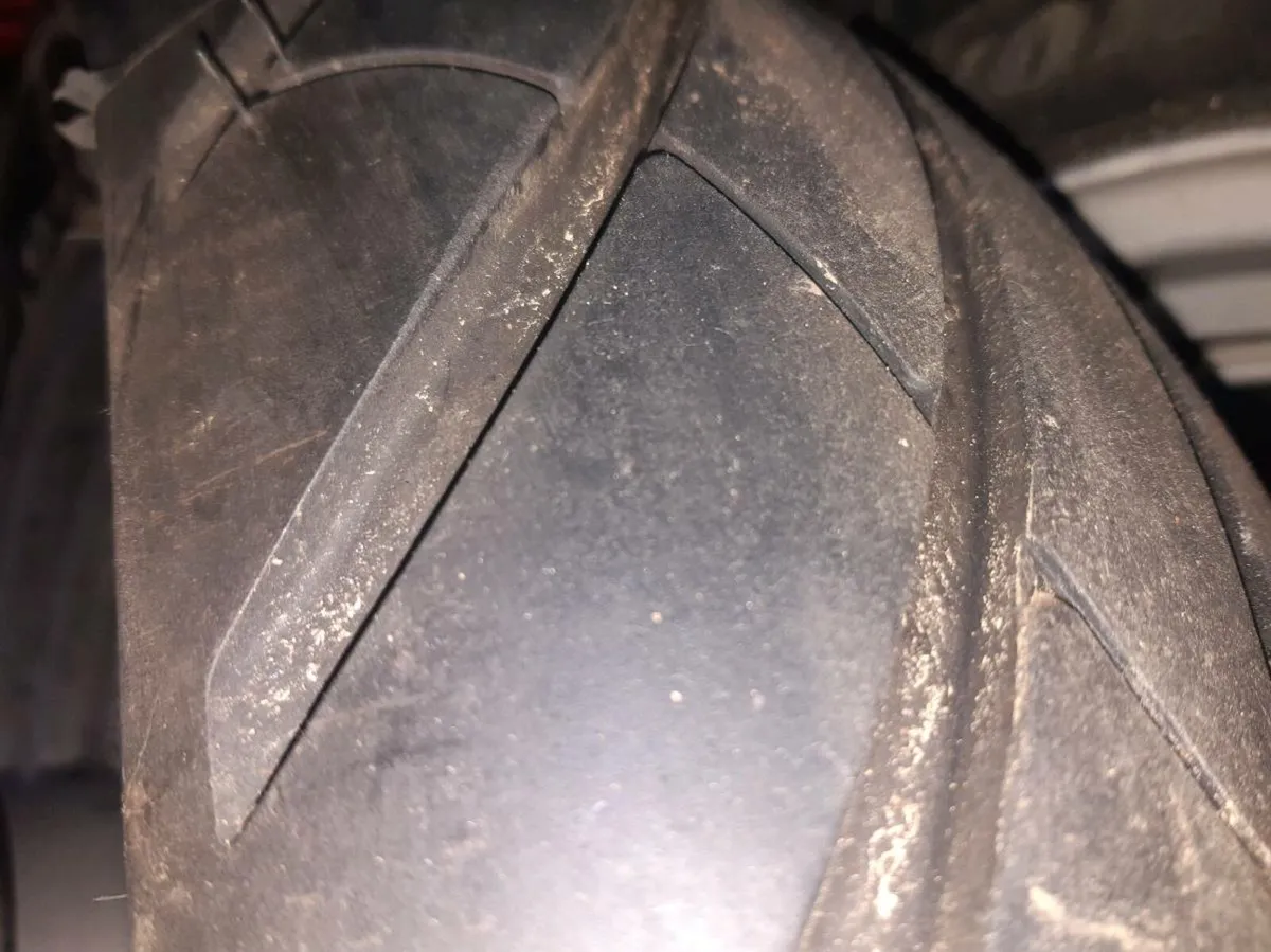 SUZUKI GSX750 F 1990 WHEELS & NEARLY NEW TYRES - Image 3