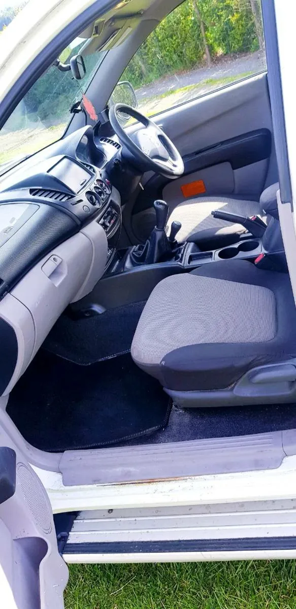Mitsubishi L200,  141 D, crew cab, clean one - Image 4