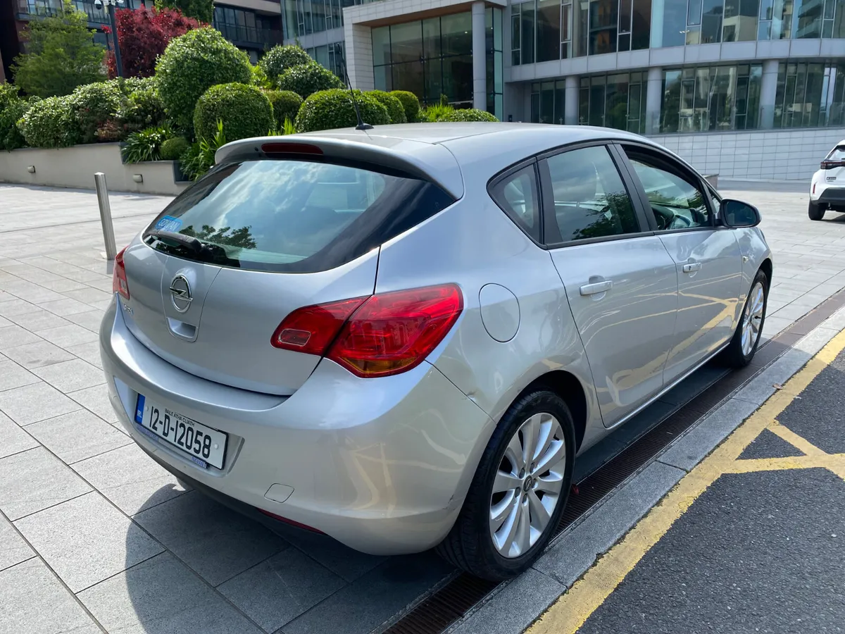 Opel Astra - Image 2