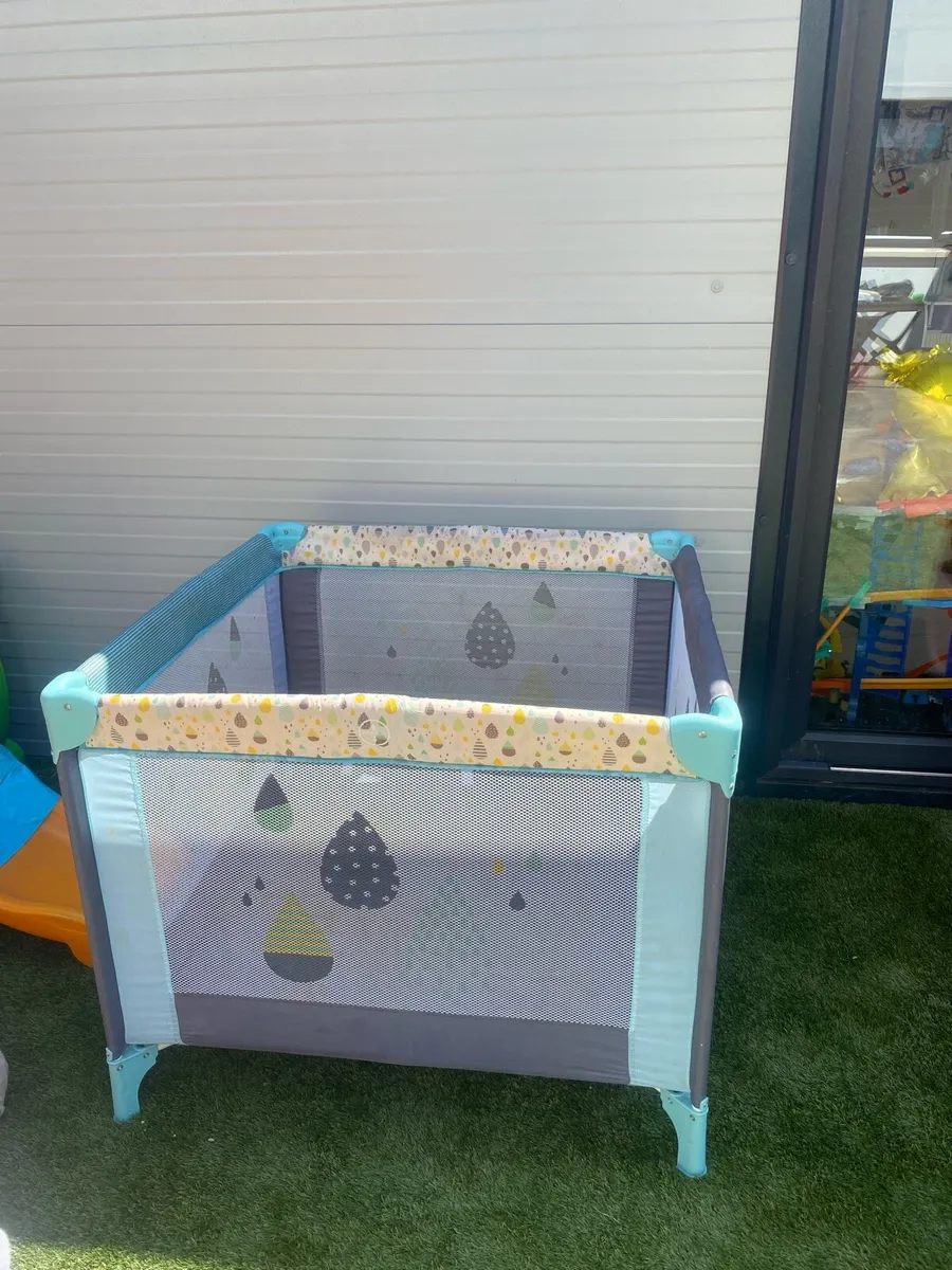 Baby playpen