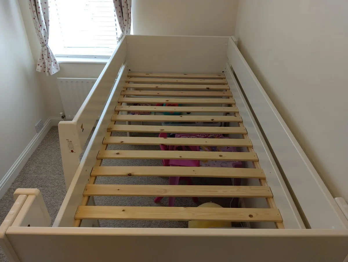 Kids bed mid sleeper & mattress - Image 1