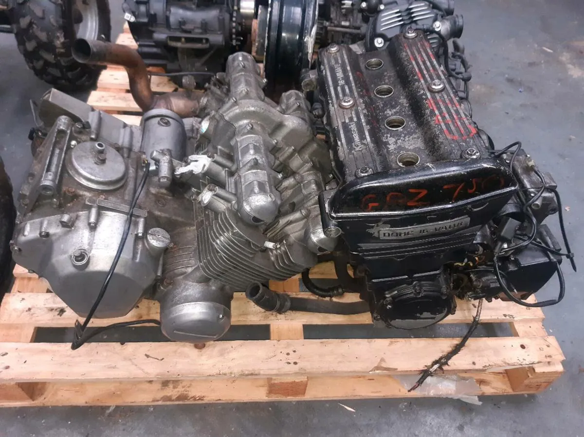 KAWASAKI GPZ750R ENGINE & ZEPHYR Z 550 ENGINE - Image 1