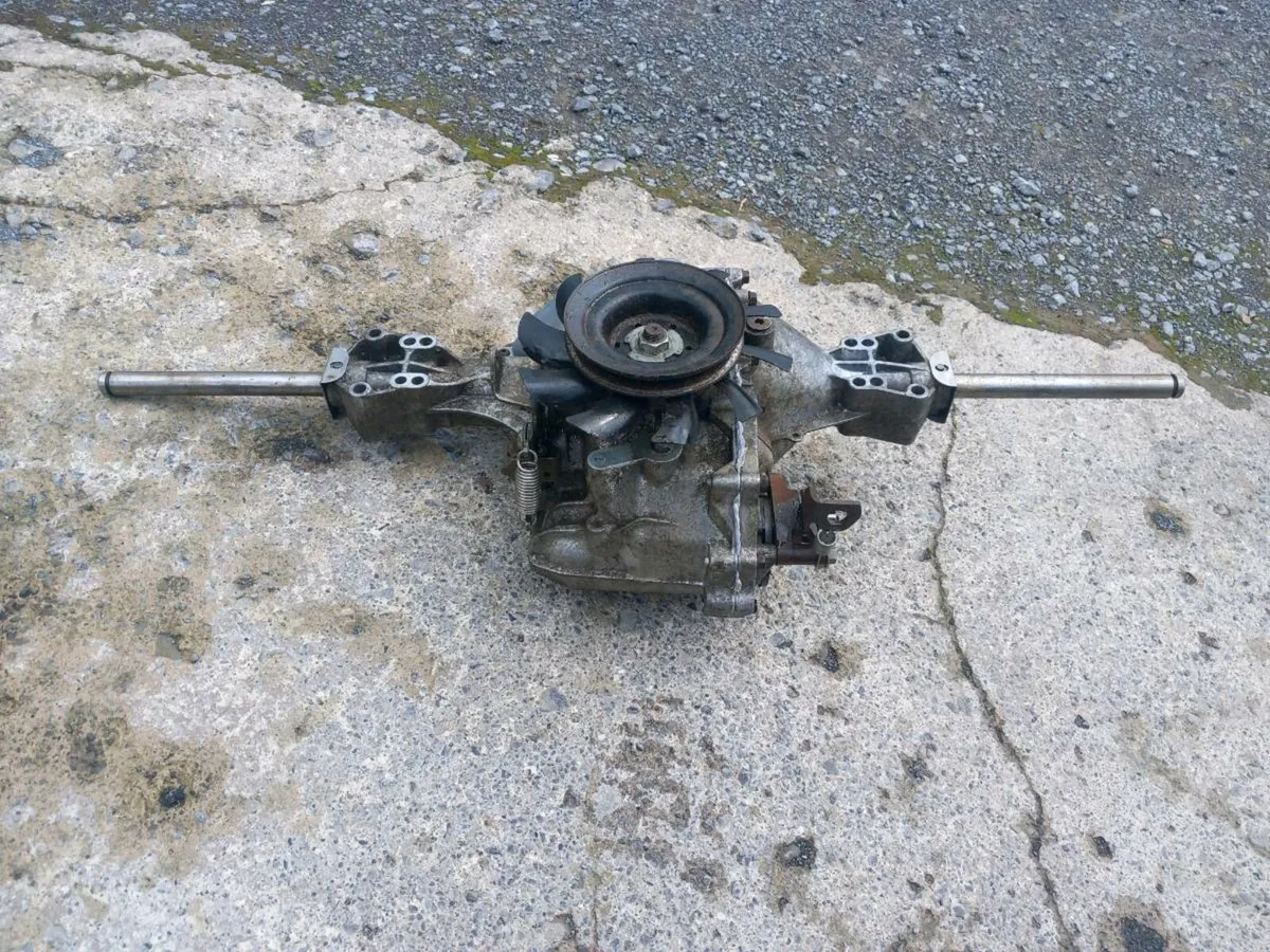 Hydro-gear T2 hydrostatic transmission for sale - Image 1