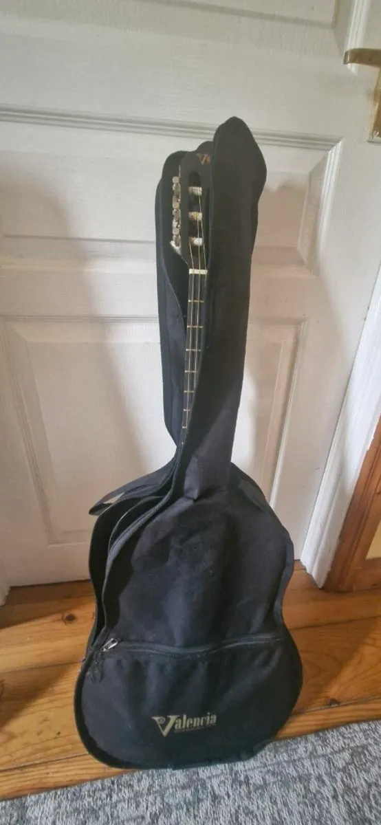 Childs guitar - Image 3