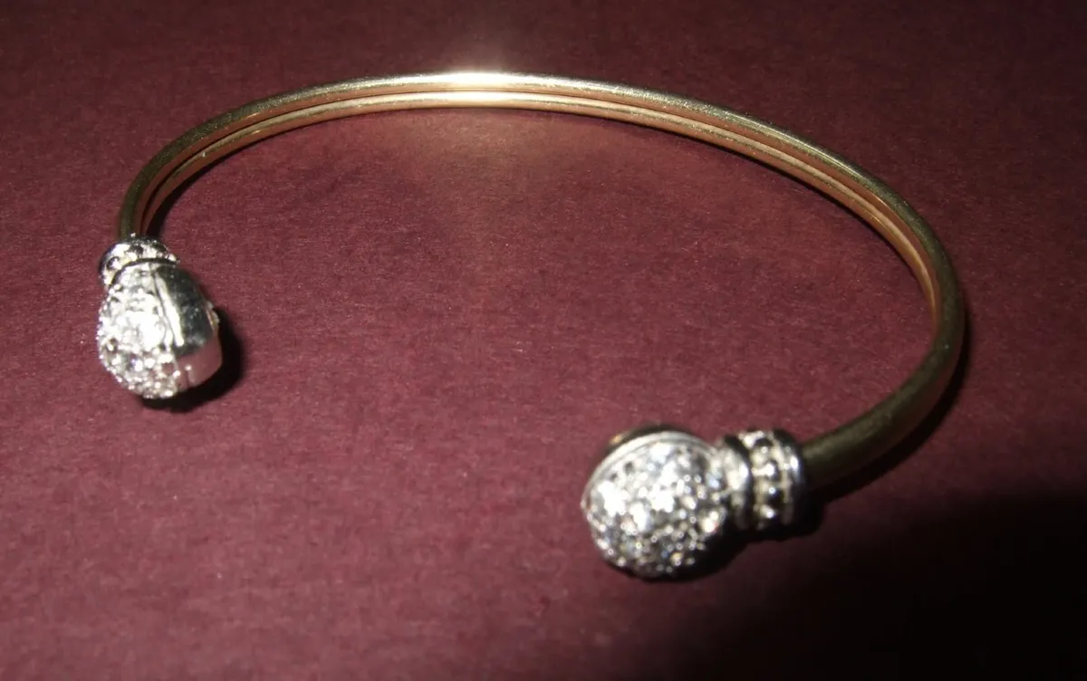 Vintage Childs 9k Hallmarked Gemset Torque Bangle - Image 2