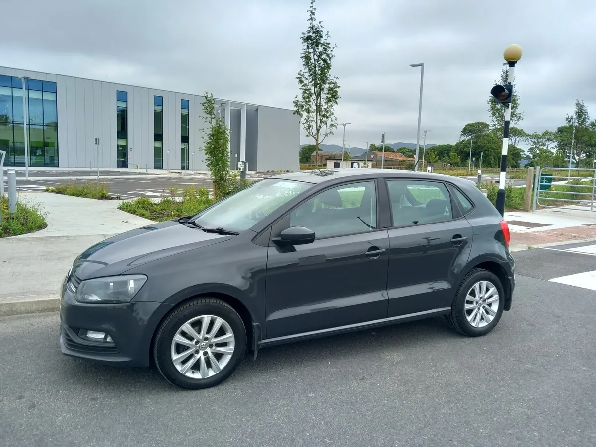 Volkswagen Polo 2015 - Image 1