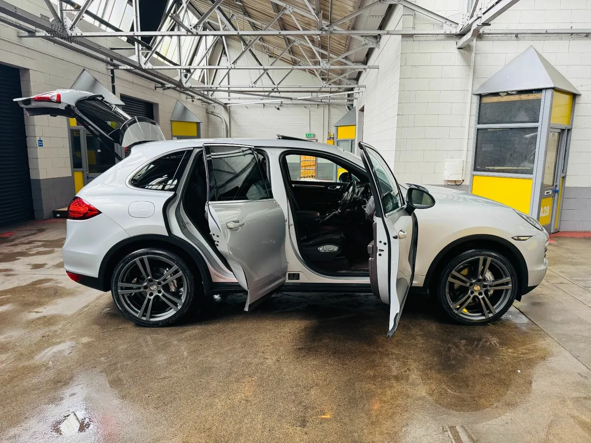 Porsche Cayenne 4.8 S V8 - 1 Owner Stunning NI - Image 4