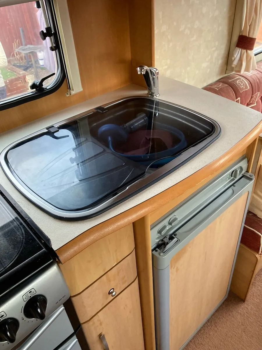Caravan - Image 4
