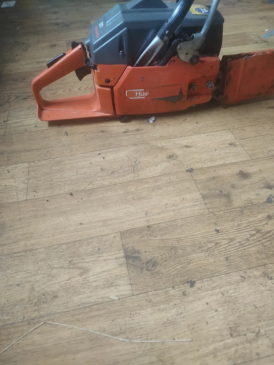 Husqvarna 61 Chainsaw - Image 3