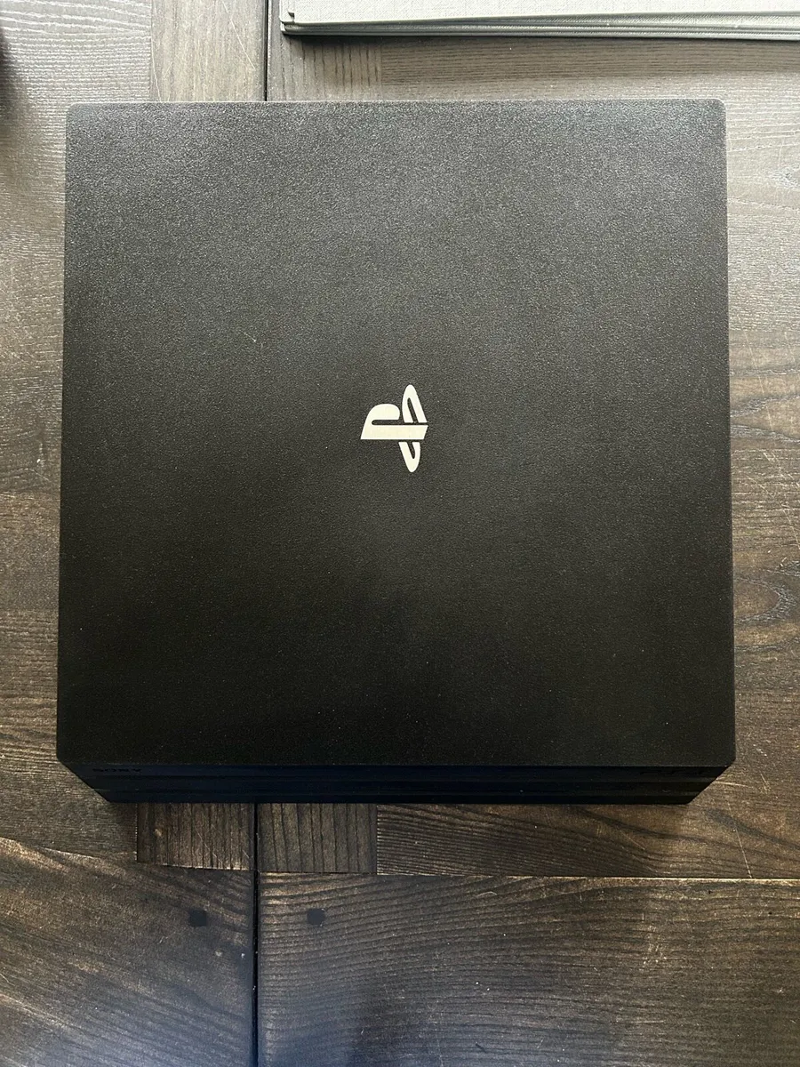 PS4 PRO - Image 1
