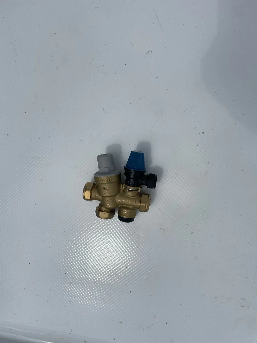 Cold water inlet valve