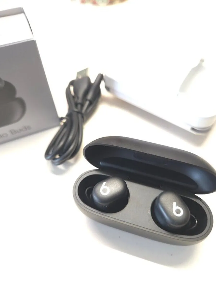 Beats Solo Buds  True Wireless Earbuds Matt Black - Image 3