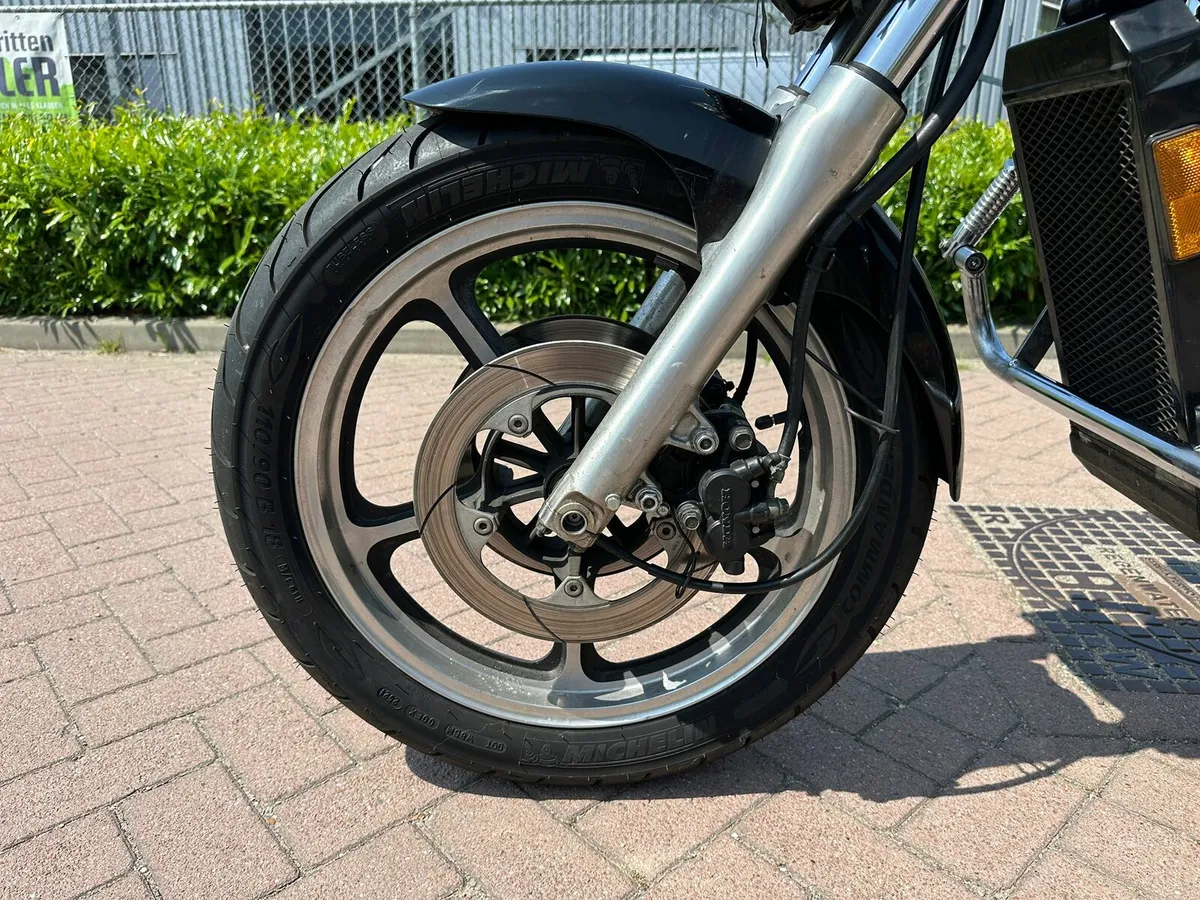 HONDA SHADOW 1100 - Image 4