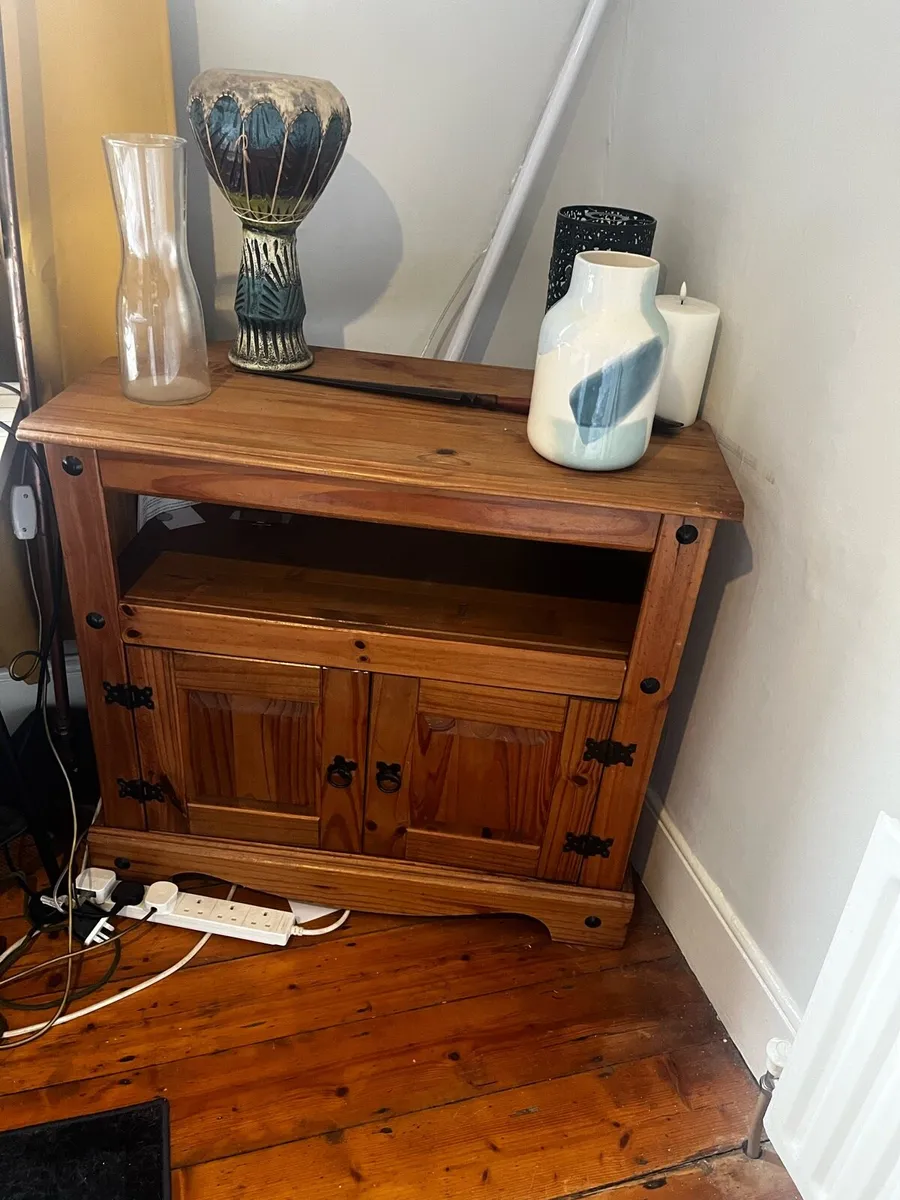 Pine TV stand - Image 2