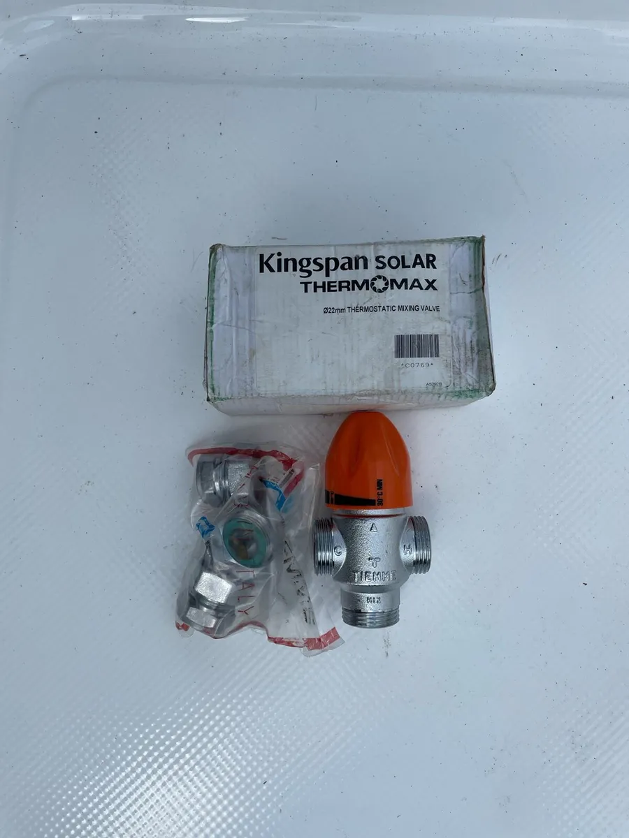 Kingspan 1 inch mixing valve