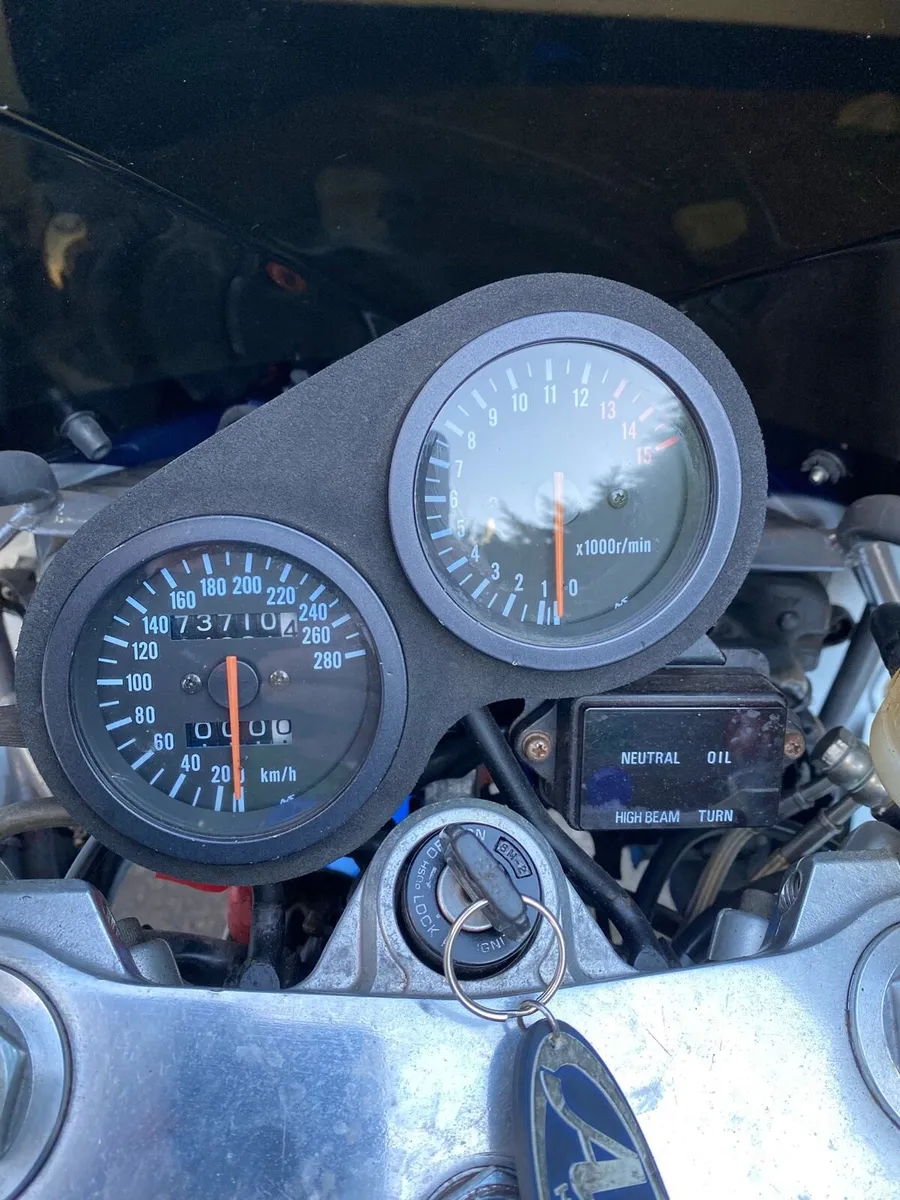 Suzuki GSXr 750 - Image 2