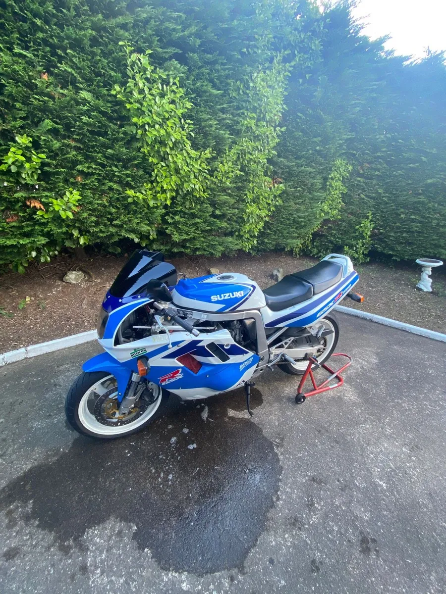 Suzuki GSXr 750 - Image 3
