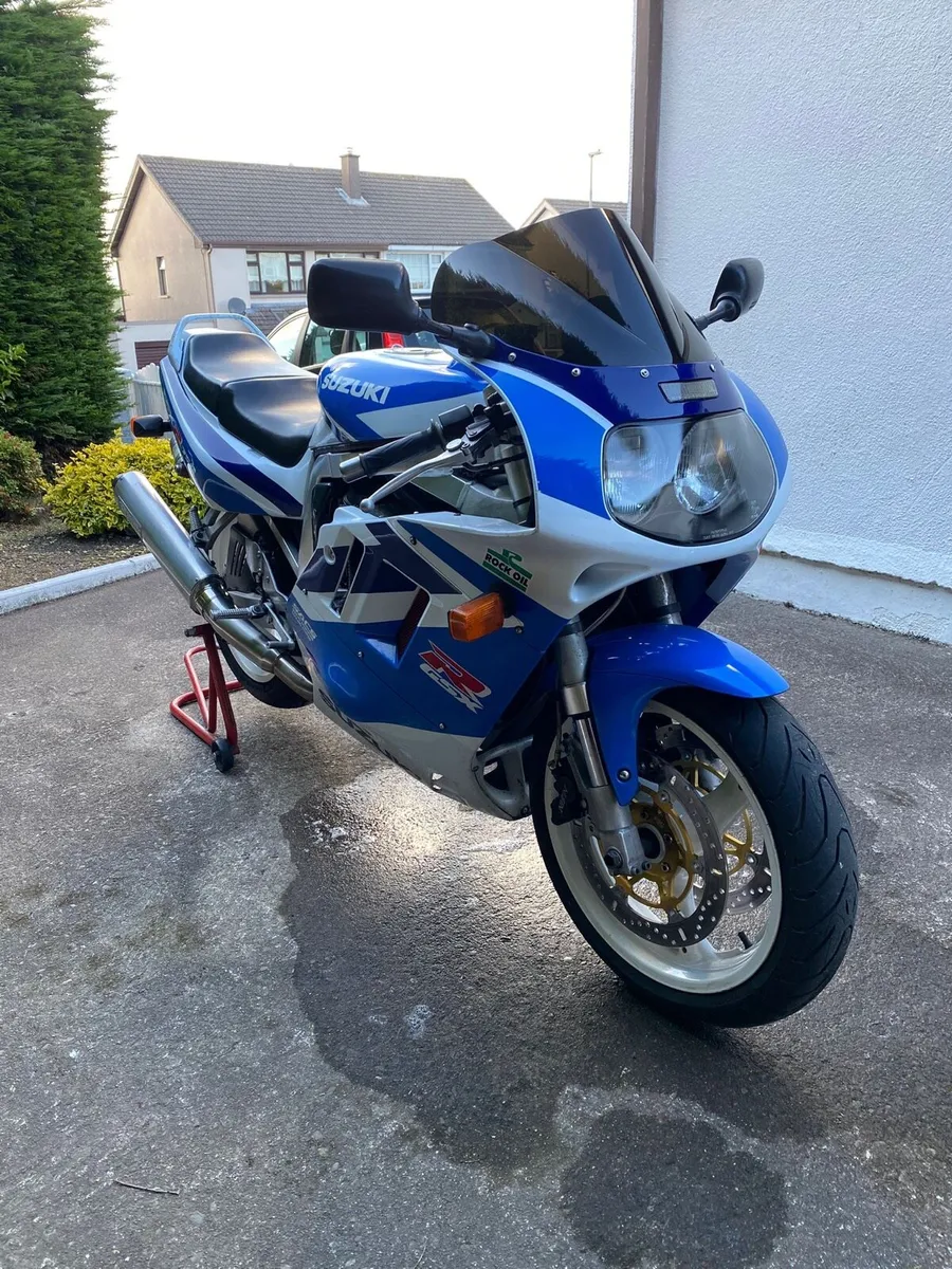 Suzuki GSXr 750 - Image 4