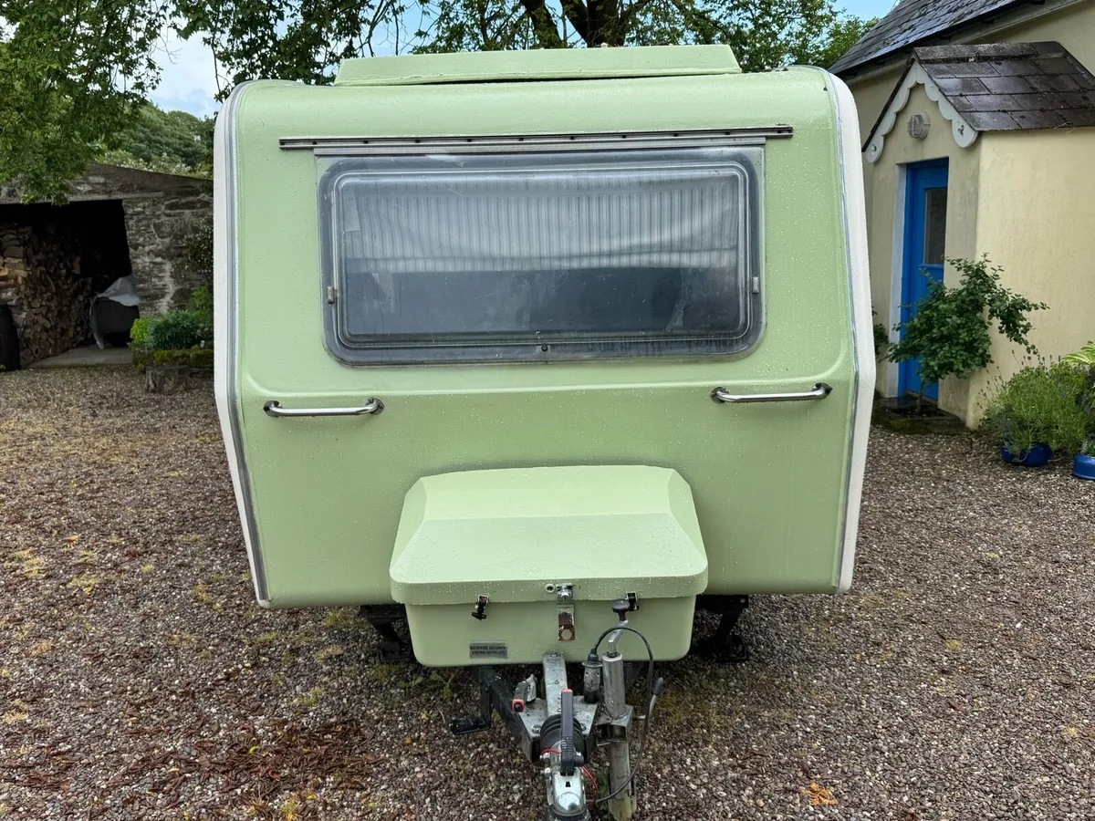 Vintage caravan - Image 3