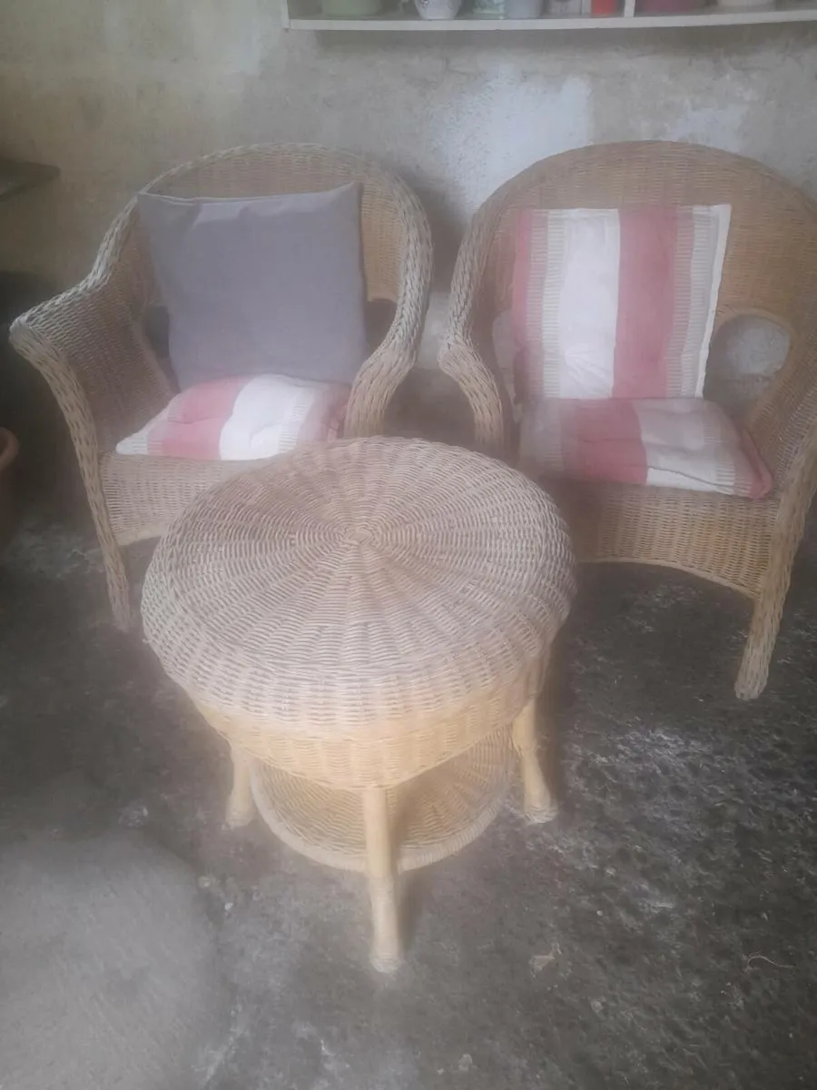 Wicker furniture - Image 1