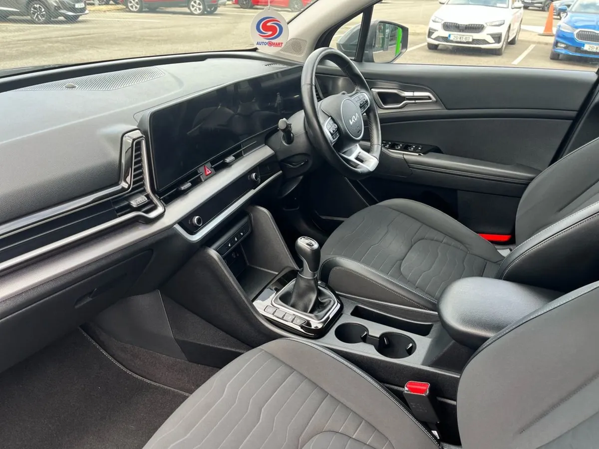 Kia Sportage K2 1.6 Crdi SCR 115 hp Manual- Used - Image 3