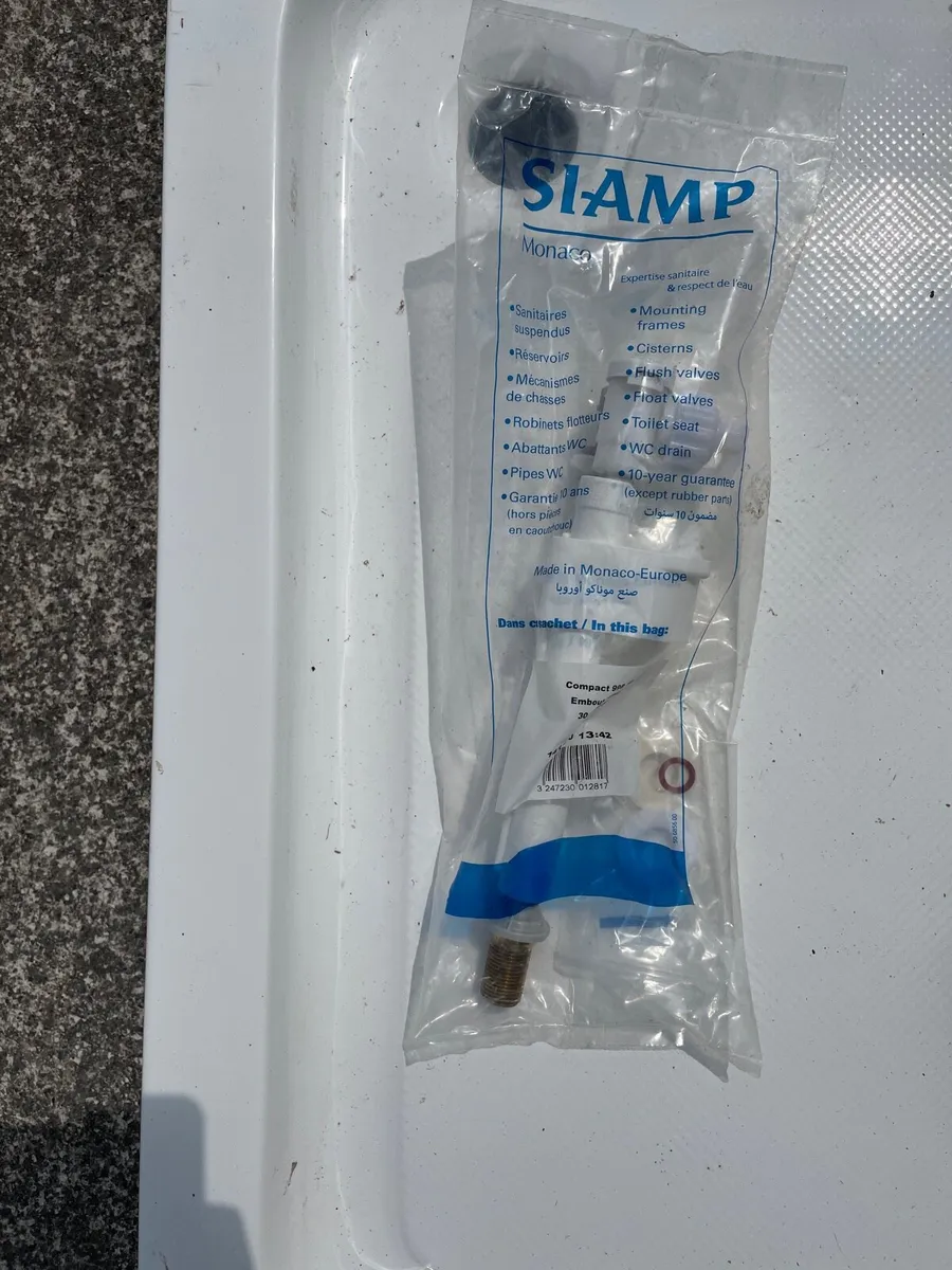 Siamp bottom fill valve