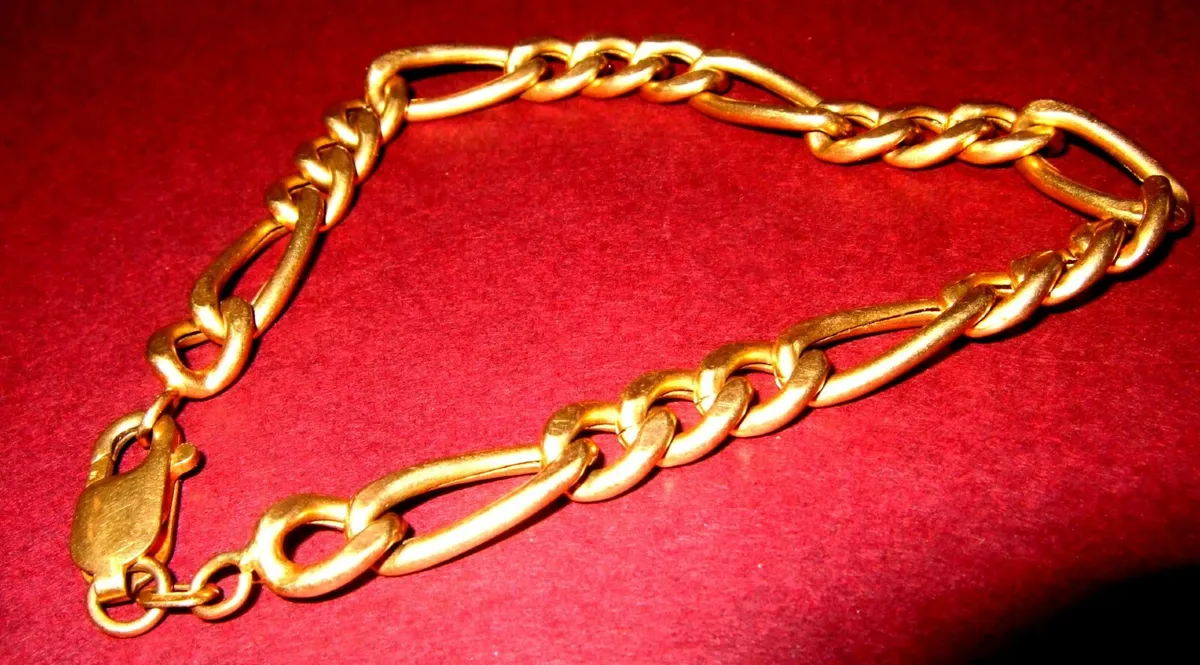 Vintage 9k Gold Hallmarked Bracelet - Image 4