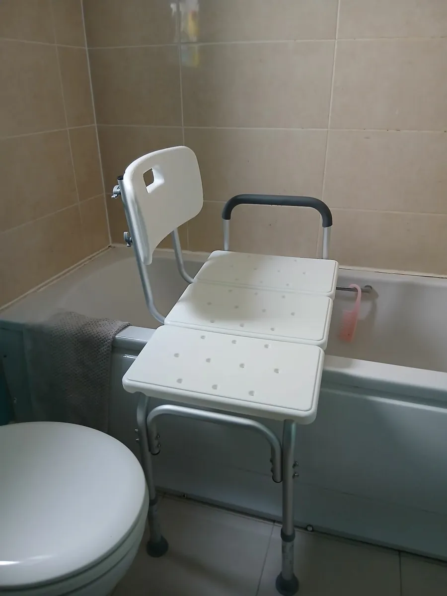 Mobility aid shower seats - Image 1